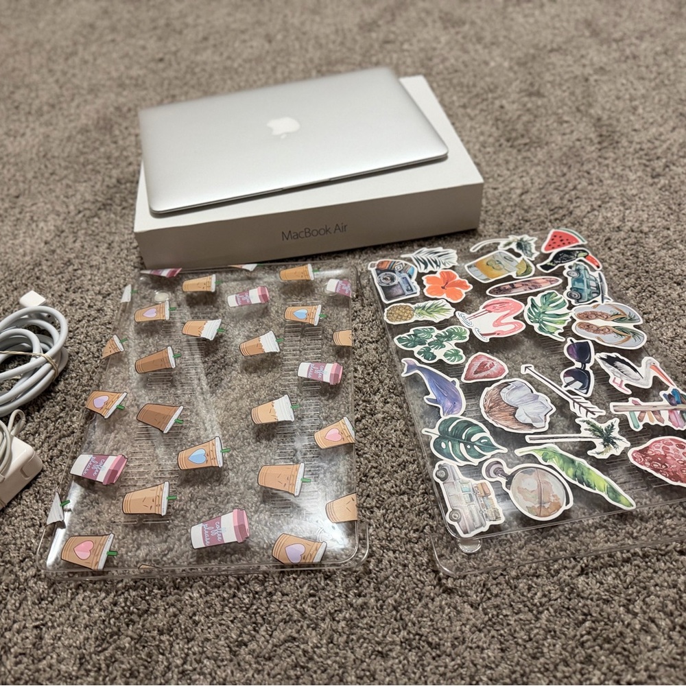 SOLD Apple MacBook Air A1466 13.3"
Intel 15 CPU 8GB RAM 120 SSD